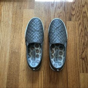 steve madden slip on shoes